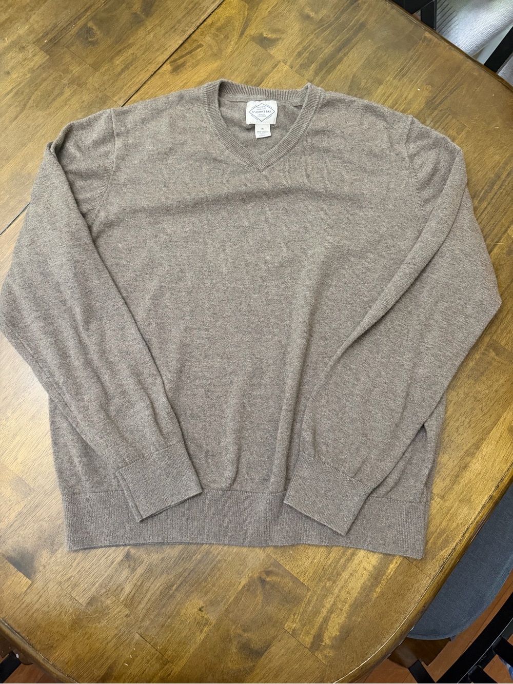 St. John’s Bay Men’s XL Taupe V-Neck Sweater 60% Cotton Classic Knit